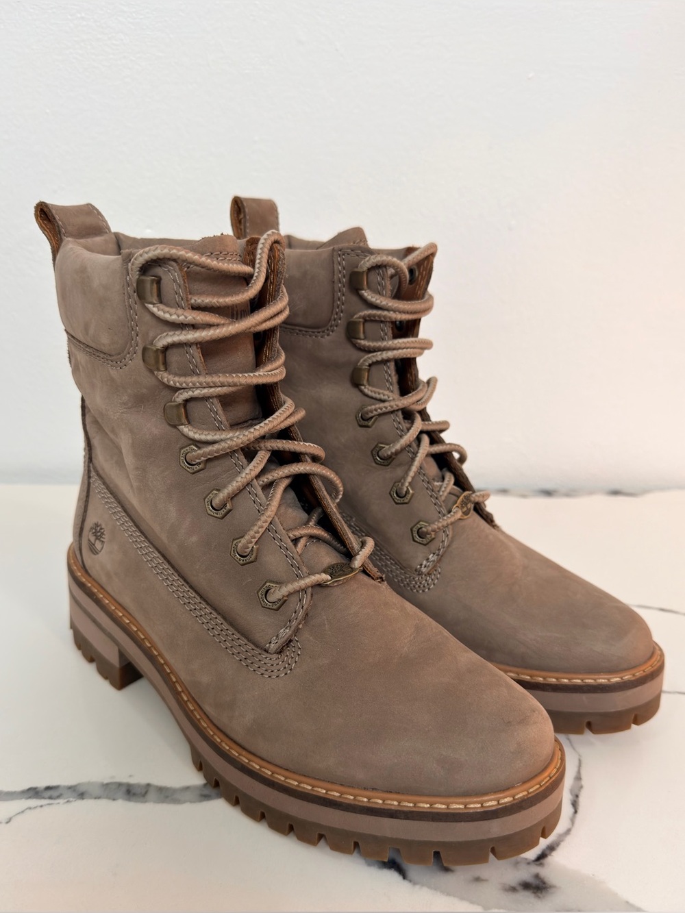 Timberland Courmayeur Valley 6-Inch Women's Boot Taupe Nubuck Size 7.5 - Picture 6 of 11